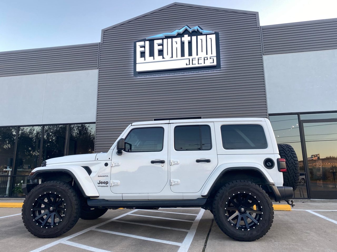 A white Jeep Wrangler Unlimited build